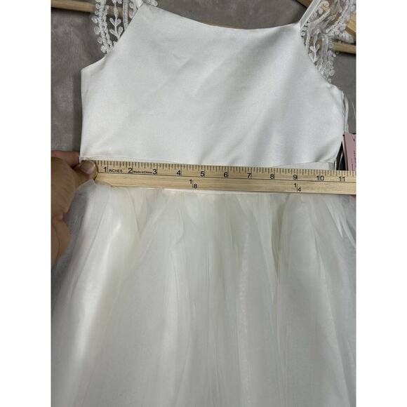 NWT DAVIDS BRIDAL Crochet Cap Sleeve Ivory Tulle Flower Girls Dress Size 5 - Picture 5 of 12